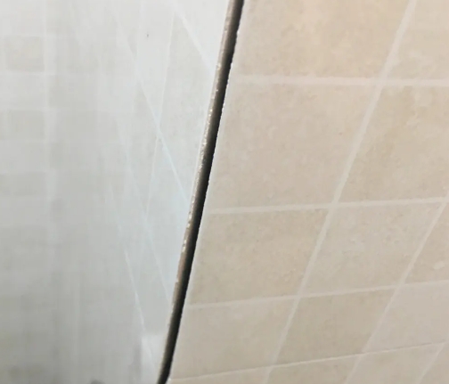 周口瓷砖空鼓维修公司分享阳台瓷砖脱落的修复过程可以分为以下几个步骤